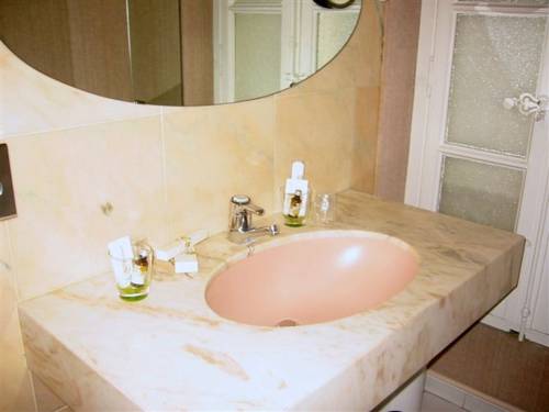 Imagen de la habitación del Hotel Chateau Des Jacobins. Foto 7