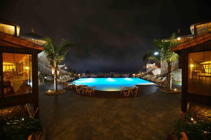 Imagen de la piscina del Hotel Chateau Eden El Rouh. Foto 10