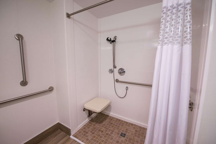 Imagen de la habitación del Hotel Chateau Fredericton, Trademark Collection by Wyndham. Foto 15