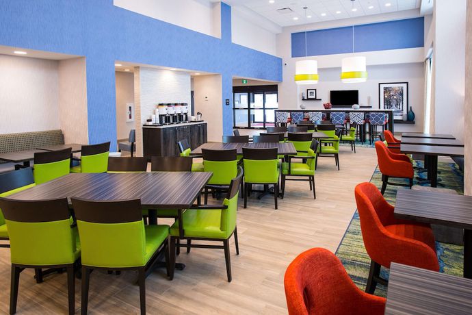 Imagen del bar/restaurante del Hotel Chateau Fredericton, Trademark Collection by Wyndham. Foto 3