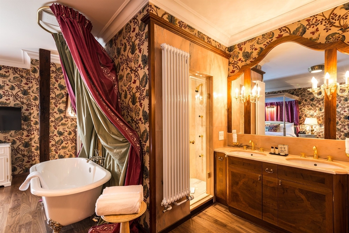 Imagen de la habitación del Hotel Chateau Guetsch. Foto 7