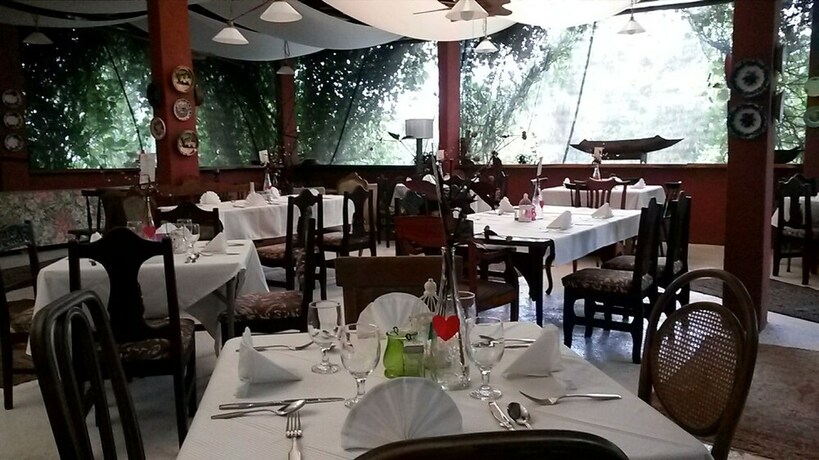 Imagen del bar/restaurante del Hotel Chateau Hestia. Foto 17