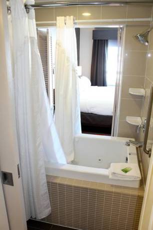 Imagen de la habitación del Hotel Chateau Inn & Suites Bonnyville. Foto 5