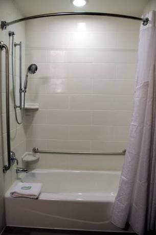 Imagen de la habitación del Hotel Chateau Inn & Suites Bonnyville. Foto 6