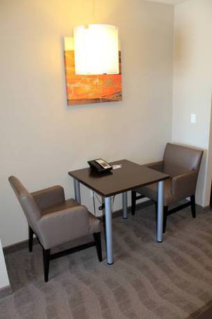 Imagen de la habitación del Hotel Chateau Inn & Suites Bonnyville. Foto 8