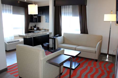 Imagen de la habitación del Hotel Chateau Inn & Suites Bonnyville. Foto 12