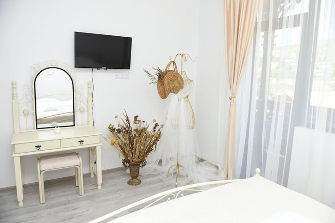 Imagen de la habitación del Hotel Chateau Khashmi. Foto 10