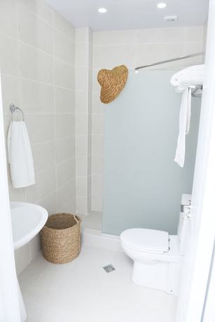 Imagen de la habitación del Hotel Chateau Khashmi. Foto 15