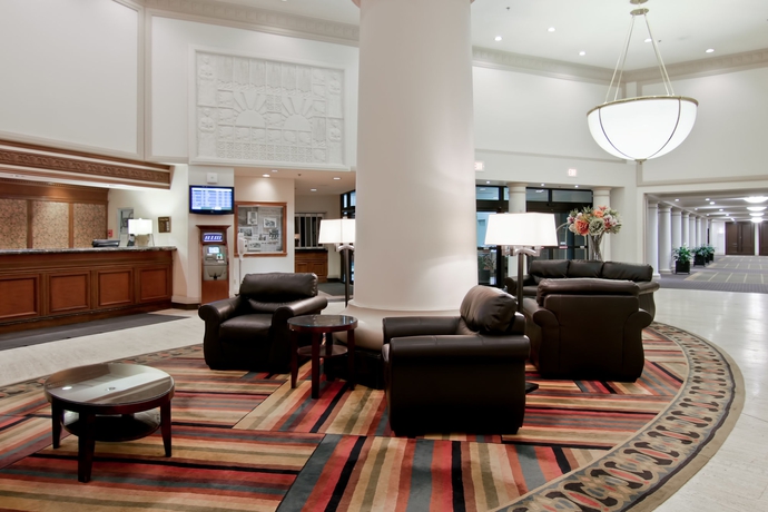 Imagen de los interiores del Hotel Chateau Lacombe. Foto 12