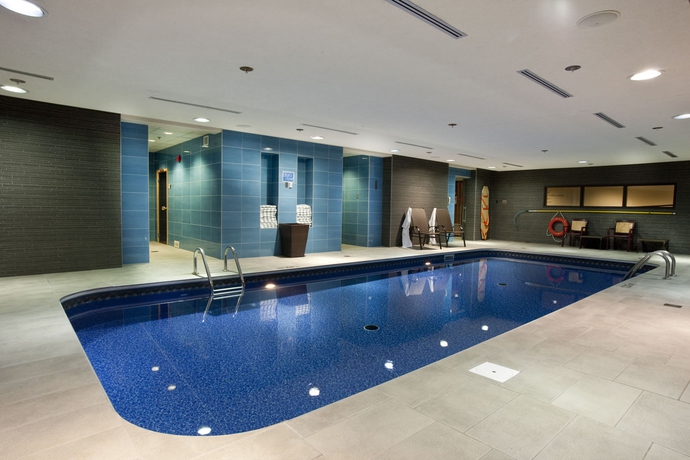 Imagen de la piscina del Hotel Chateau Laurier Quebec. Foto 16