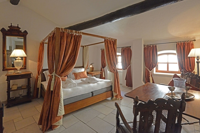 Imagen de la habitación del Hotel Chateau Le Cagnard. Foto 6