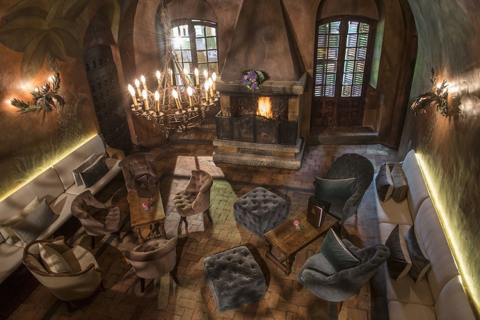 Imagen del bar/restaurante del Hotel Chateau Le Cagnard. Foto 2