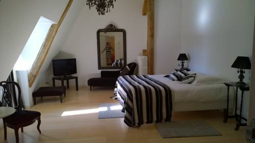 Imagen de la habitación del Hotel Chateau Le Sallay. Foto 7