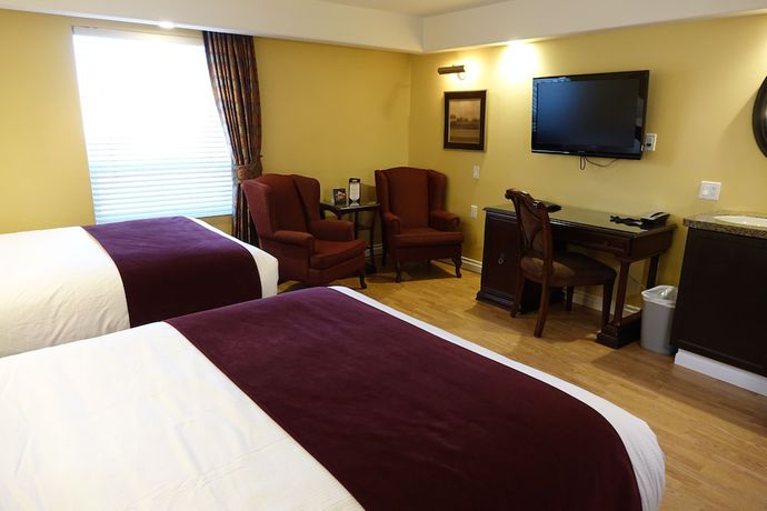 Imagen de la habitación del Hotel Chateau Louis and Conference Centre. Foto 5
