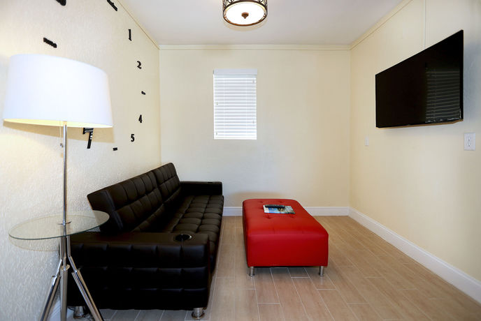 Imagen de la habitación del Hotel Chateau Mar Beach Resort. Foto 4