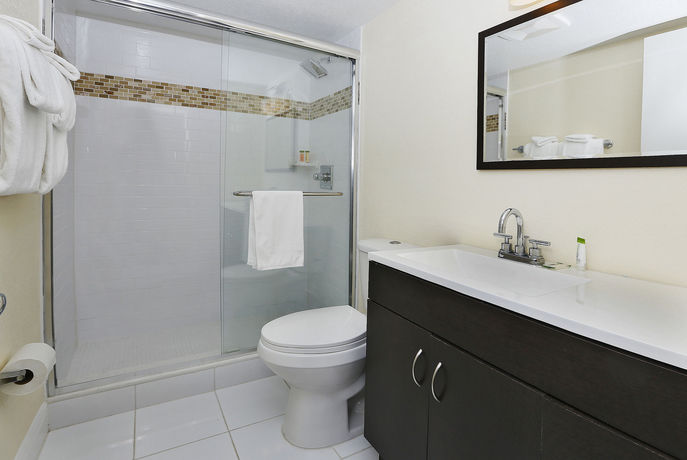 Imagen de la habitación del Hotel Chateau Mar Beach Resort. Foto 5