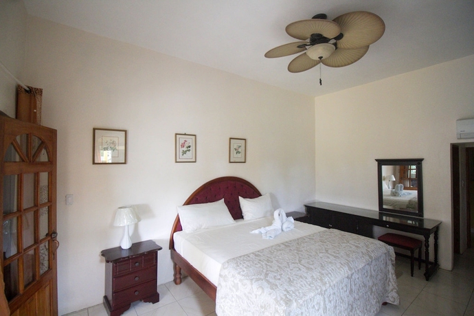 Imagen de la habitación del Hotel Chateau Margarite. Foto 11