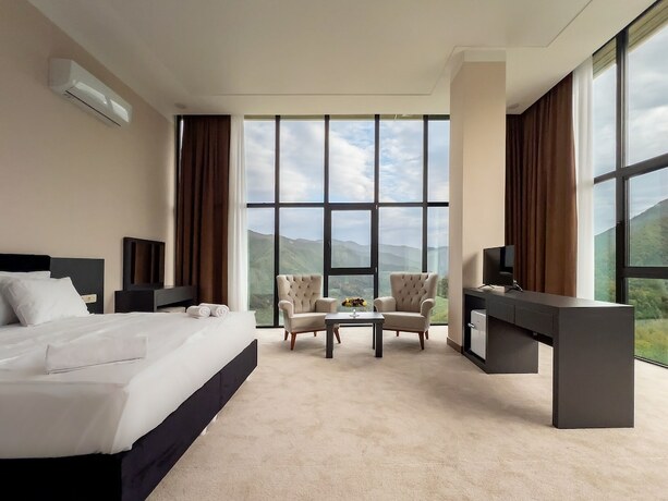 Imagen general del Hotel Chateau Milisi. Foto 7