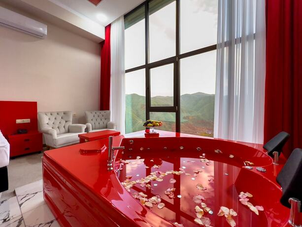 Imagen de la habitación del Hotel Chateau Milisi. Foto 20