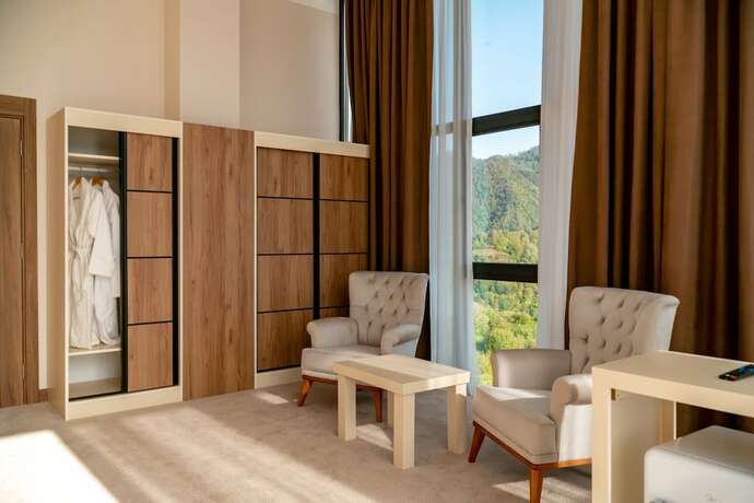 Imagen general del Hotel Chateau Milisi. Foto 8