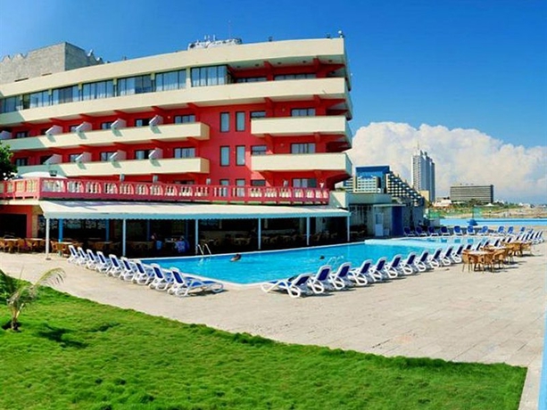 Imagen general del Hotel Chateau Miramar. Foto 6