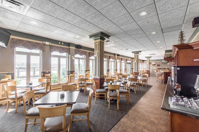 Imagen del bar/restaurante del Hotel Chateau Moncton Trademark Collection By Wyndham. Foto 4