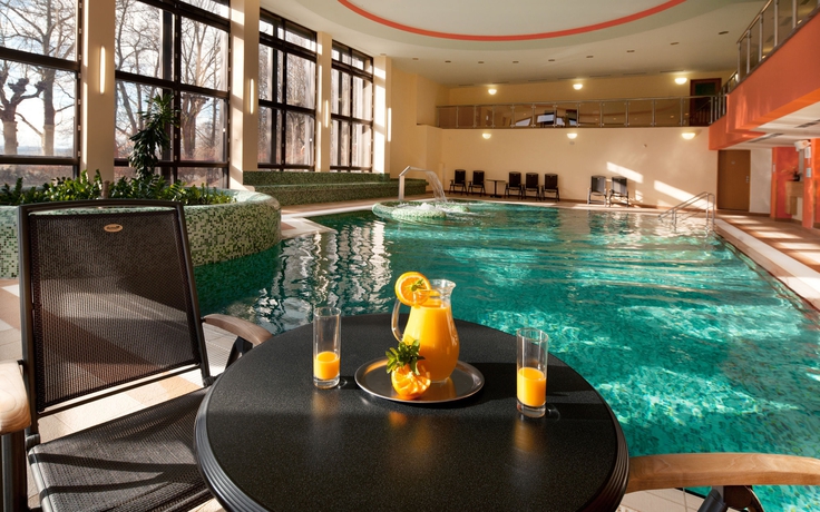 Imagen de la piscina del Hotel Chateau Monty Spa Resort. Foto 15