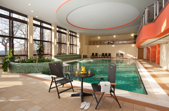 Imagen de la piscina del Hotel Chateau Monty Spa Resort. Foto 16