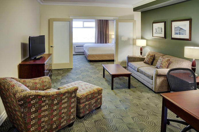 Imagen de la habitación del Hotel Chateau Nova Yellowhead. Foto 5