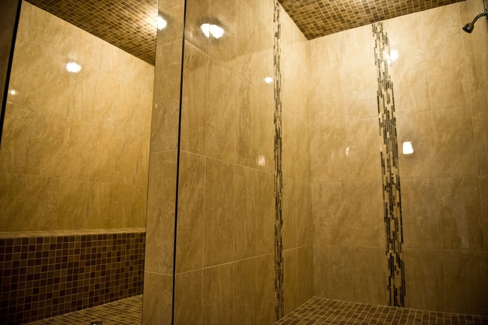 Imagen de la piscina del Hotel Chateau Nova Yellowhead. Foto 19