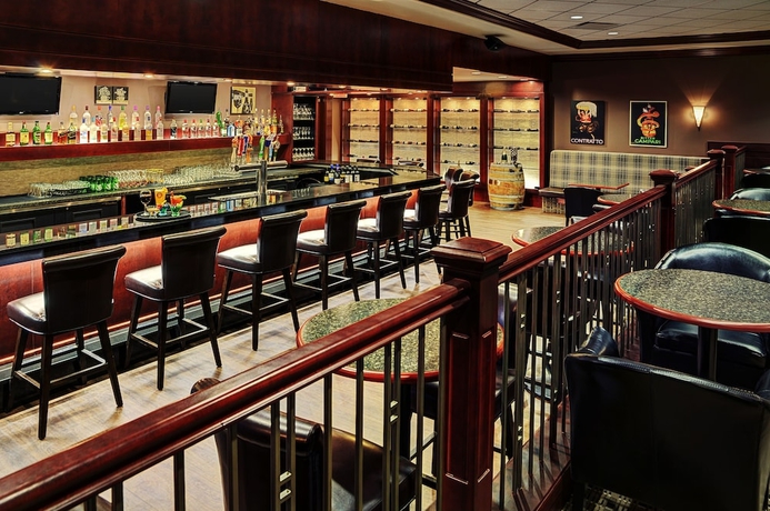 Imagen del bar/restaurante del Hotel Chateau Nova Yellowhead. Foto 4