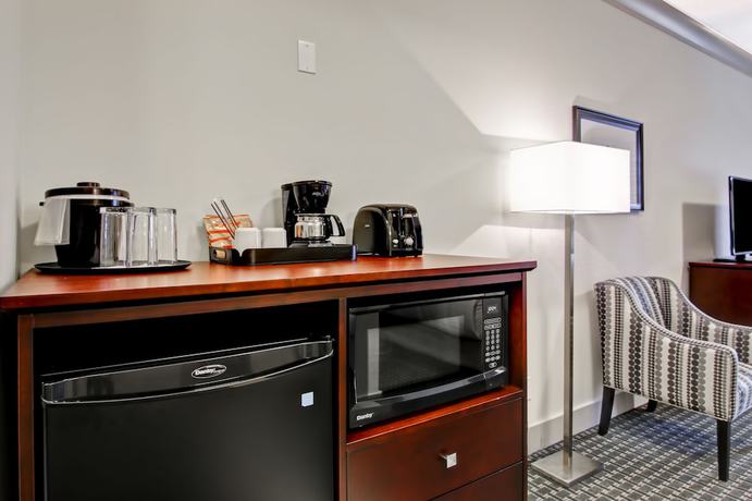 Imagen de la habitación del Hotel Chateau Nova Yellowknife. Foto 11