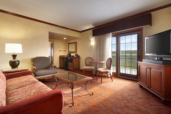 Imagen de la habitación del Hotel Chateau On The Lake Resort Spa and Convention Center. Foto 11