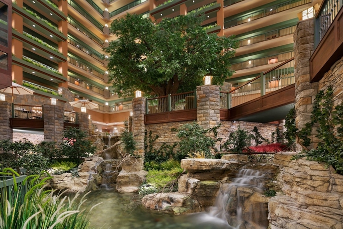 Imagen de los interiores del Hotel Chateau On The Lake Resort Spa and Convention Center. Foto 18