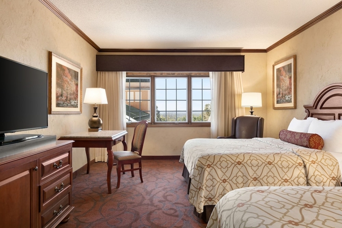 Imagen de la habitación del Hotel Chateau On The Lake Resort Spa and Convention Center. Foto 16