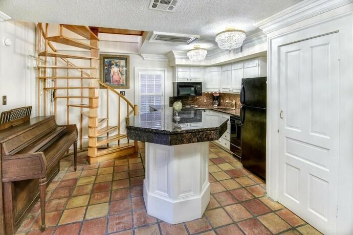 Imagen general del Hotel Chateau Orleans, Nueva orleans. Foto 6