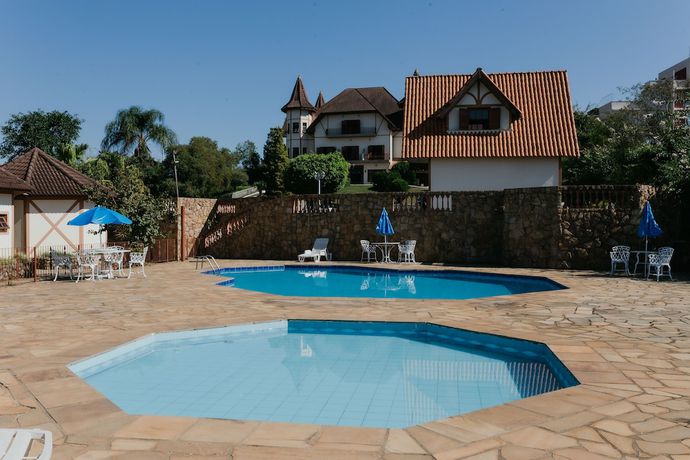 Imagen de la piscina del Hotel Chateau Palace. Foto 20
