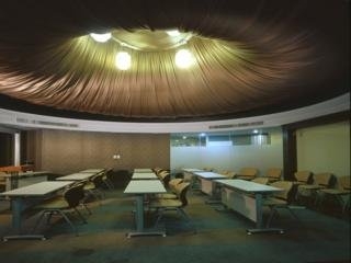 Imagen de los interiores del Hotel Chateau Regency. Foto 7