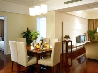 Imagen de la habitación del Hotel Chateau Regency. Foto 2