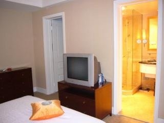 Imagen de la habitación del Hotel Chateau Regency. Foto 6