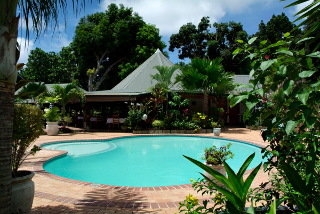 Imagen de la piscina del Hotel Chateau St Cloud. Foto 7