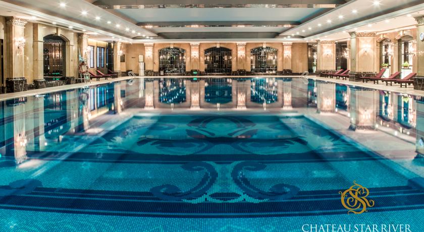 Imagen de la piscina del Hotel Chateau Star River Taiyuan. Foto 5