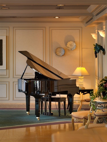 Imagen de los interiores del Hotel Chateau Victoria and Suites. Foto 9
