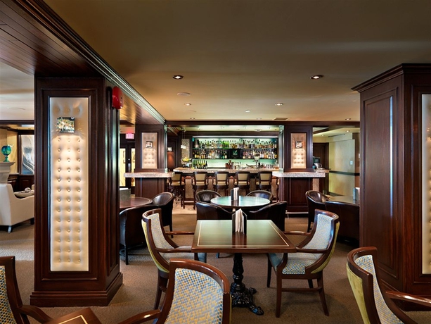 Imagen del bar/restaurante del Hotel Chateau Victoria and Suites. Foto 3