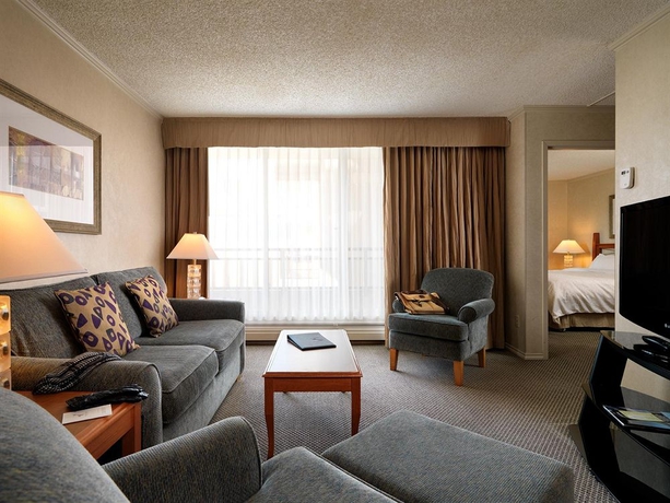 Imagen de los interiores del Hotel Chateau Victoria and Suites. Foto 11