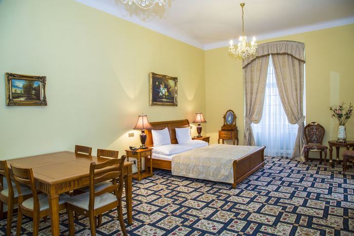 Imagen de la habitación del Hotel Chateau Zbiroh. Foto 9