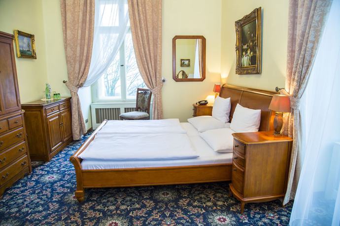 Imagen de la habitación del Hotel Chateau Zbiroh. Foto 15