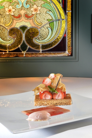 Imagen del bar/restaurante del Hotel Chateau and Spa Grand Barrail. Foto 4