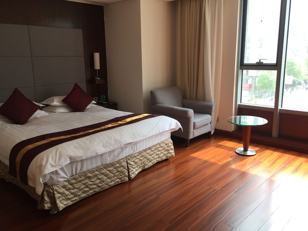 Imagen de la habitación del Hotel Chateau de Luze. Foto 6