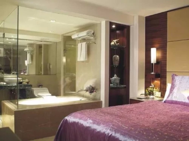 Imagen de la habitación del Hotel Chateau de Luze. Foto 12